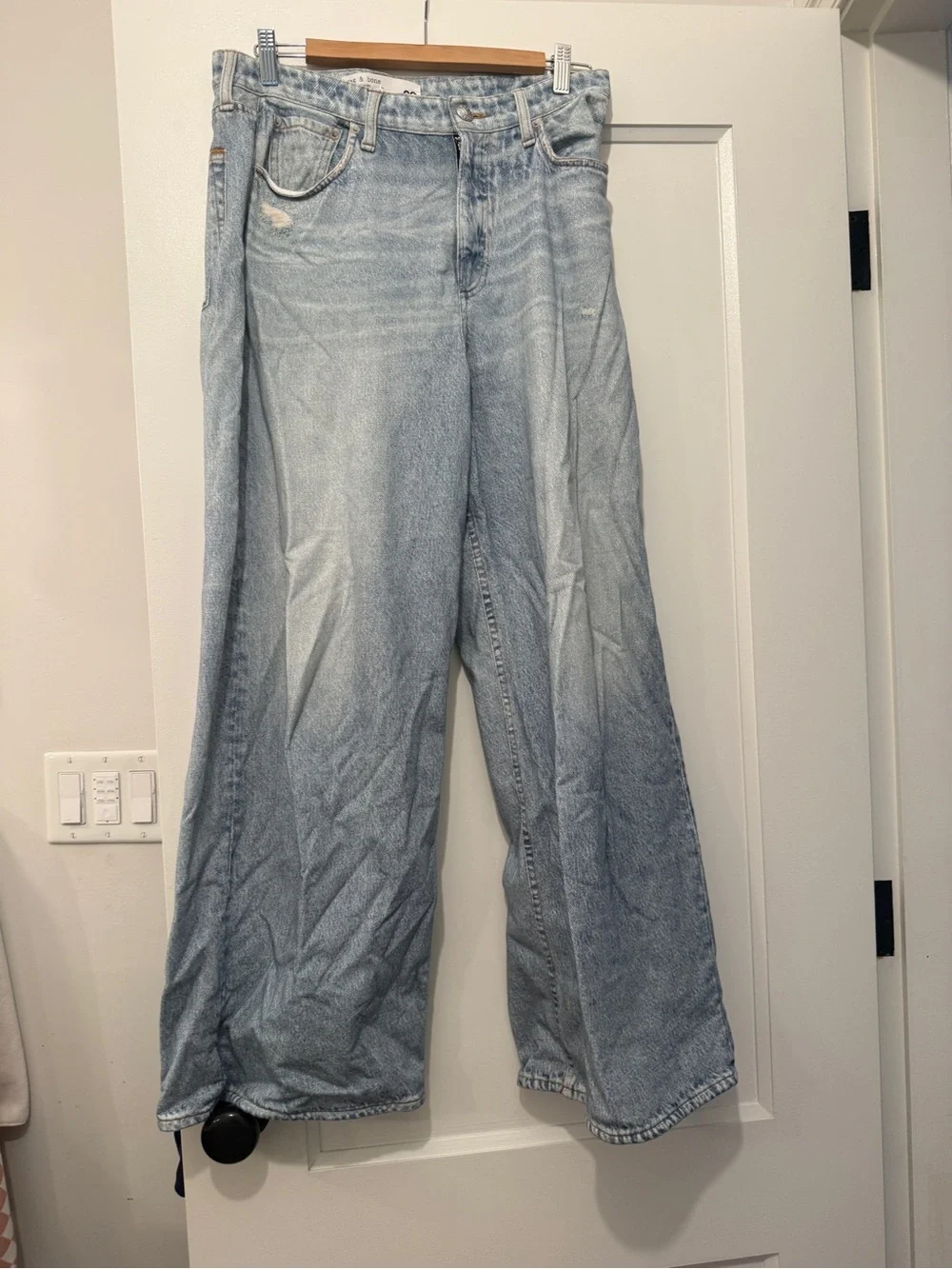 Rag & Bone sweatshirt feel jeans